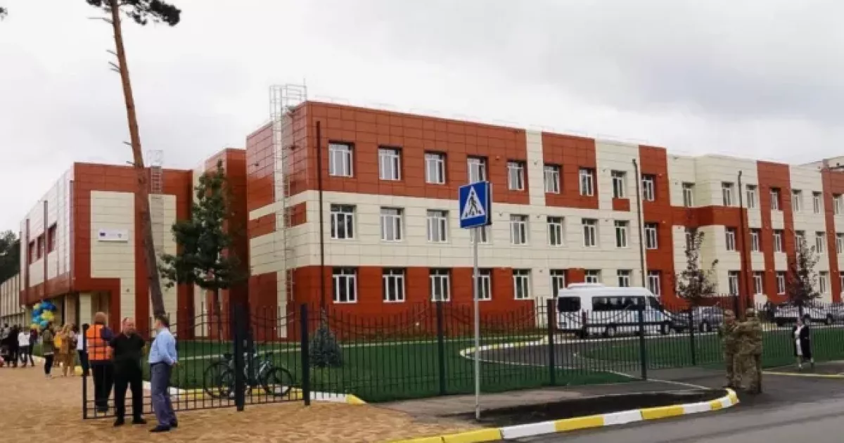 Школярі Ірпінського ліцею №3 зібрали понад 16 тис. грн для військових медиків
