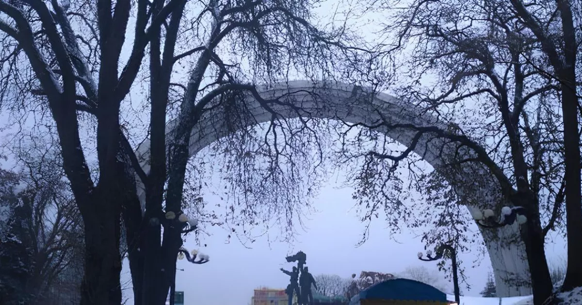 На Київщині — хмарно та без опадів: синоптики обіцяють до +14°