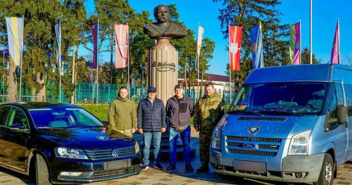 Два авто з Литви передали підрозділам Київського військового ліцею та 114-ї бригади ТрО