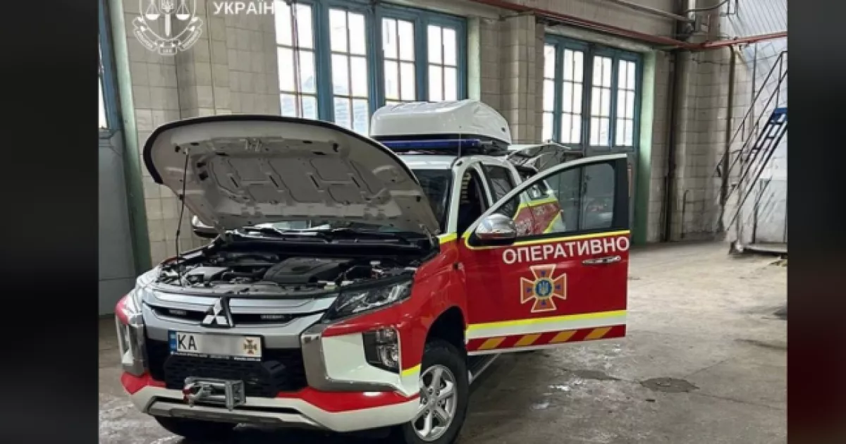 Колишню посадовицю КМДА підозрюють у службовій недбалості: переплата за авто для рятувальників становила майже 11 млн грн