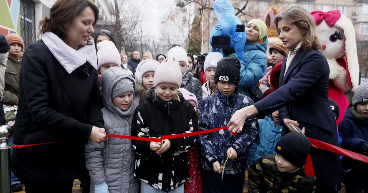 У Києві відкрили новий дитячий майданчик у центрі «Родинний дім»: простір для 50 дітей щодня