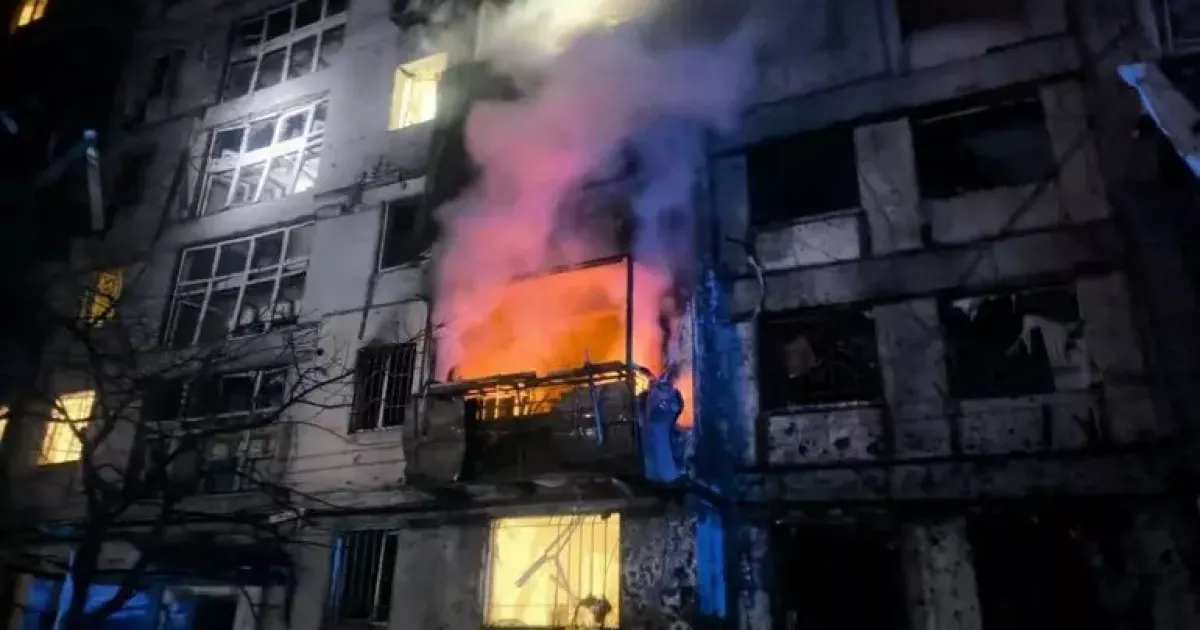 «Секунда — і пекло»: мешканці київської багатоповерхівки про наслідки ракетного удару — відео свідчень