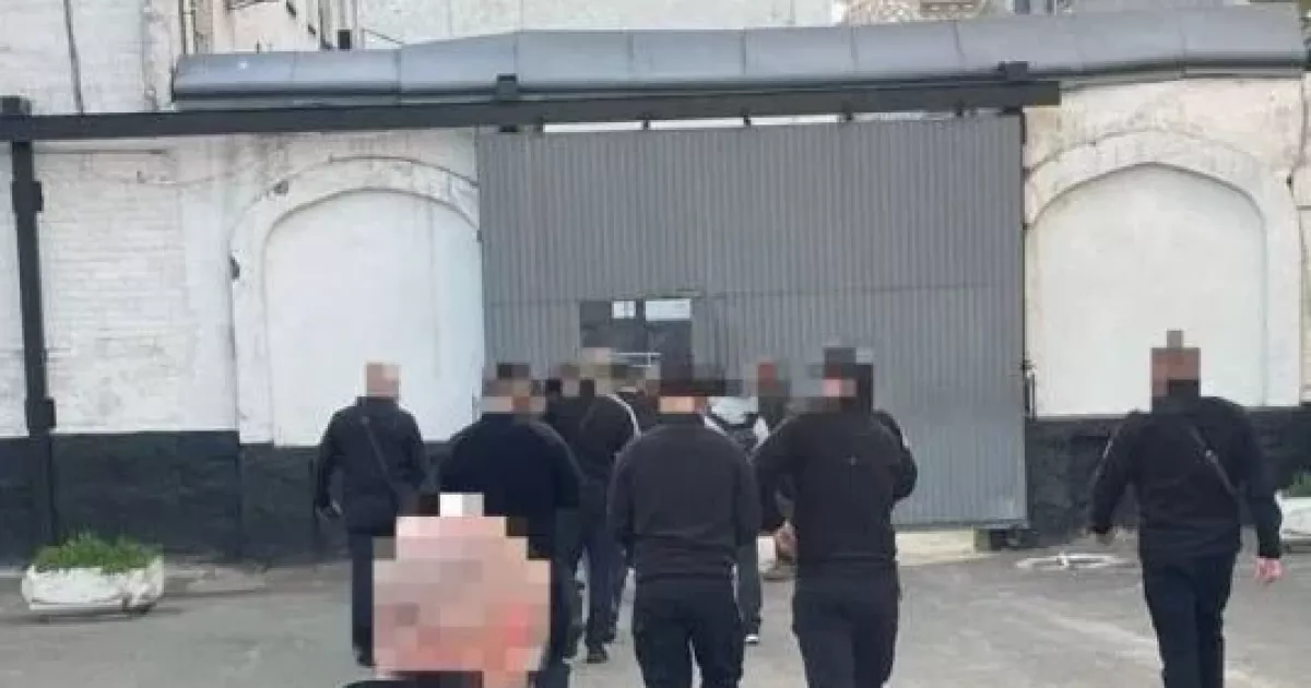 Смерть після побиття в Київському СІЗО: працівнику дали 4 роки, але відпустили на іспит