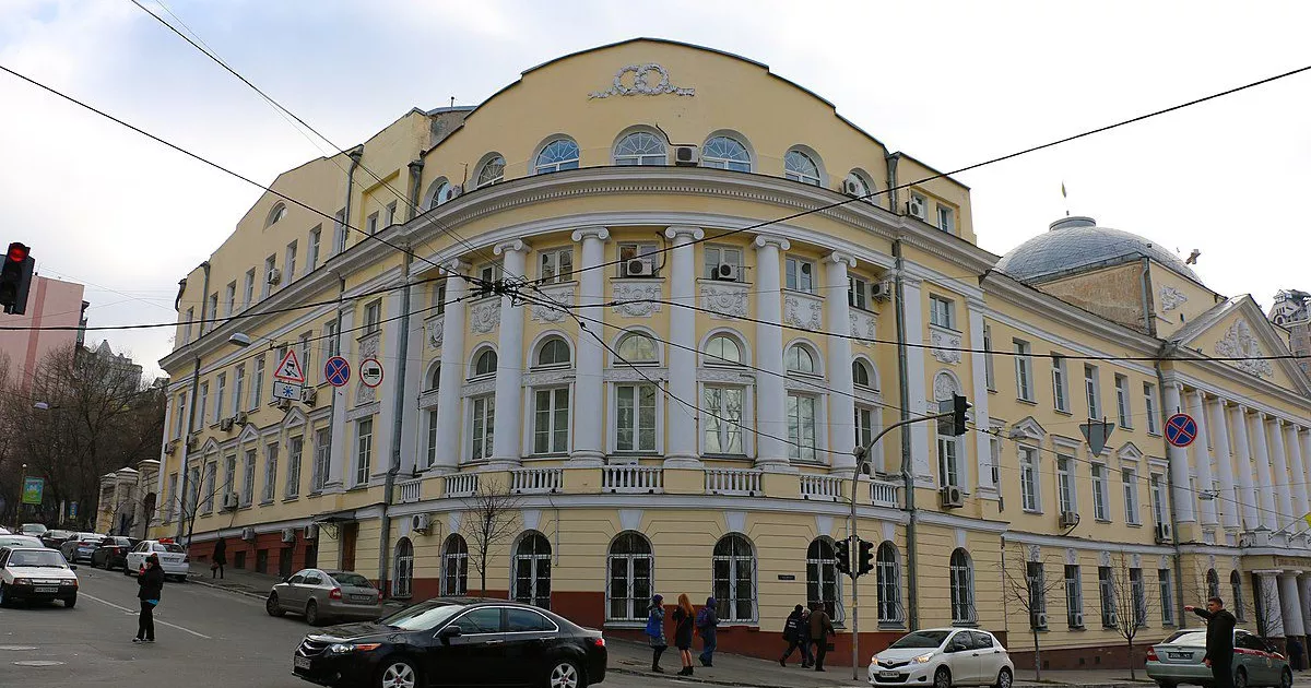 У центрі Києва за 25 млн гривень реставрують історичну будівлю ДСНС на Гончара