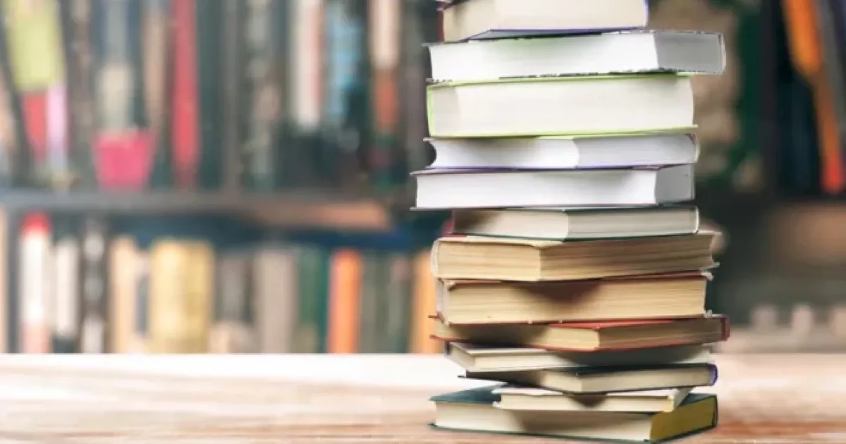В Ірпінському ліцеї інноваційних технологій — нові книги: учень задав приклад