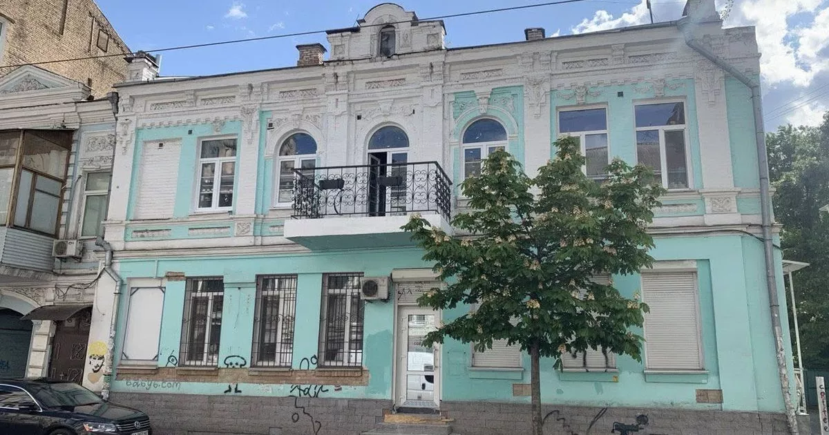 Історична будівля у серці Подолу знову належить громаді: суд скасував махінації з підробленими документами