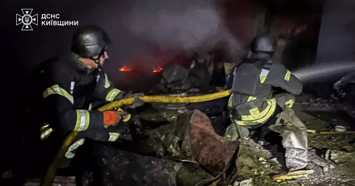 Удар по Київщині: постраждалі, руйнації багатоповерхівки і десятки евакуйованих
