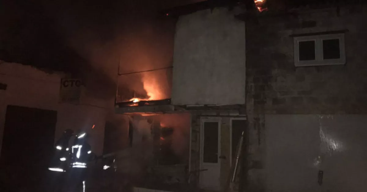 Пожежа в дев’ятиповерхівці Броварів: двоє постраждалих, рятувальники розгорнули Пункт незламності