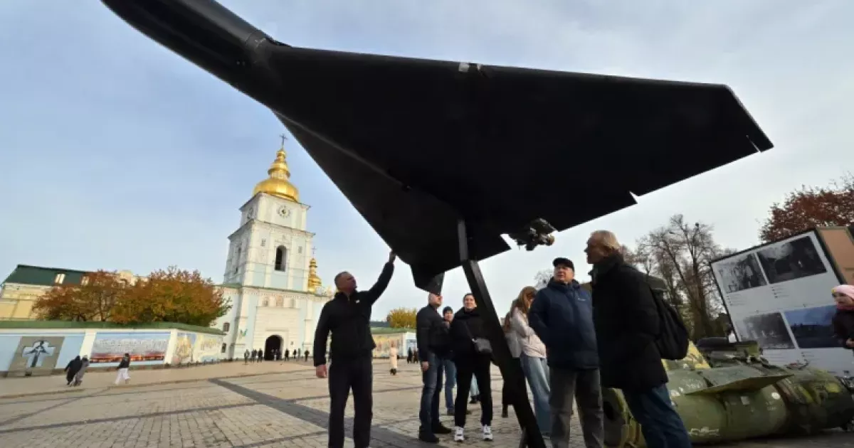 Російський “шахед” на Михайлівській площі: Київ показує світові зброю терору