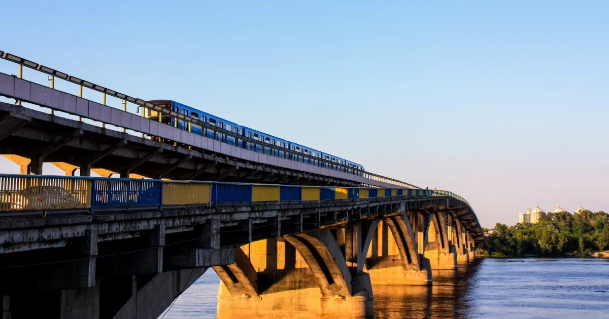 Міст Метро на ремонті: у столиці обмежили рух і попередили про трафік