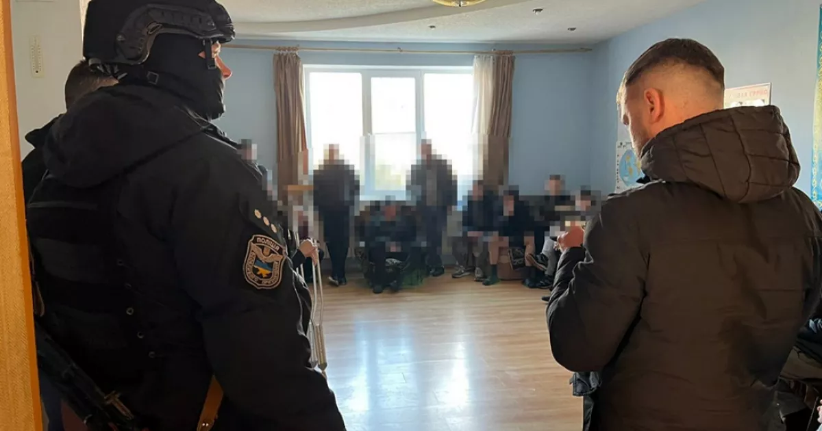 У столиці затримали «помічника» з ТСЦ: за 3 тис. грн обіцяв перереєстрацію авто в обхід правил