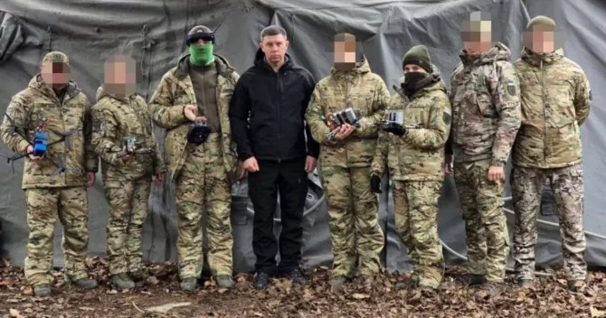 На Київщині Ірпінь передав FPV-підрозділу ДФТГ зимову форму для захисту неба