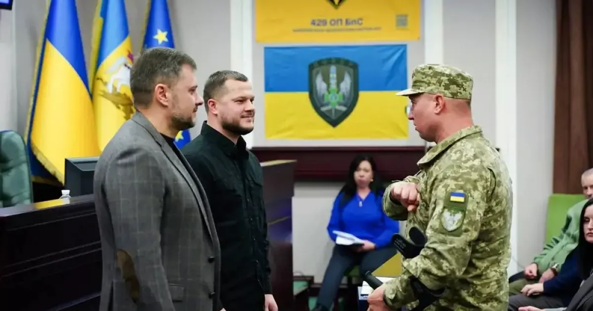 Герої фронту і тилу: на Київщині вшанували захисників та цивільних працівників