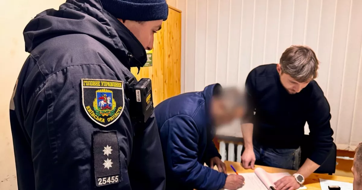 Сварка закінчилась трагедією: у Білій Церкві чоловіка підозрюють у вбивстві знайомого пляшкою й сковорідкою