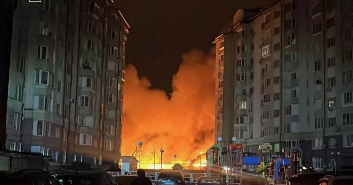 Росіяни вдарили по Київській області: постраждалі, пожежі та зруйнований вокзал у Фастові