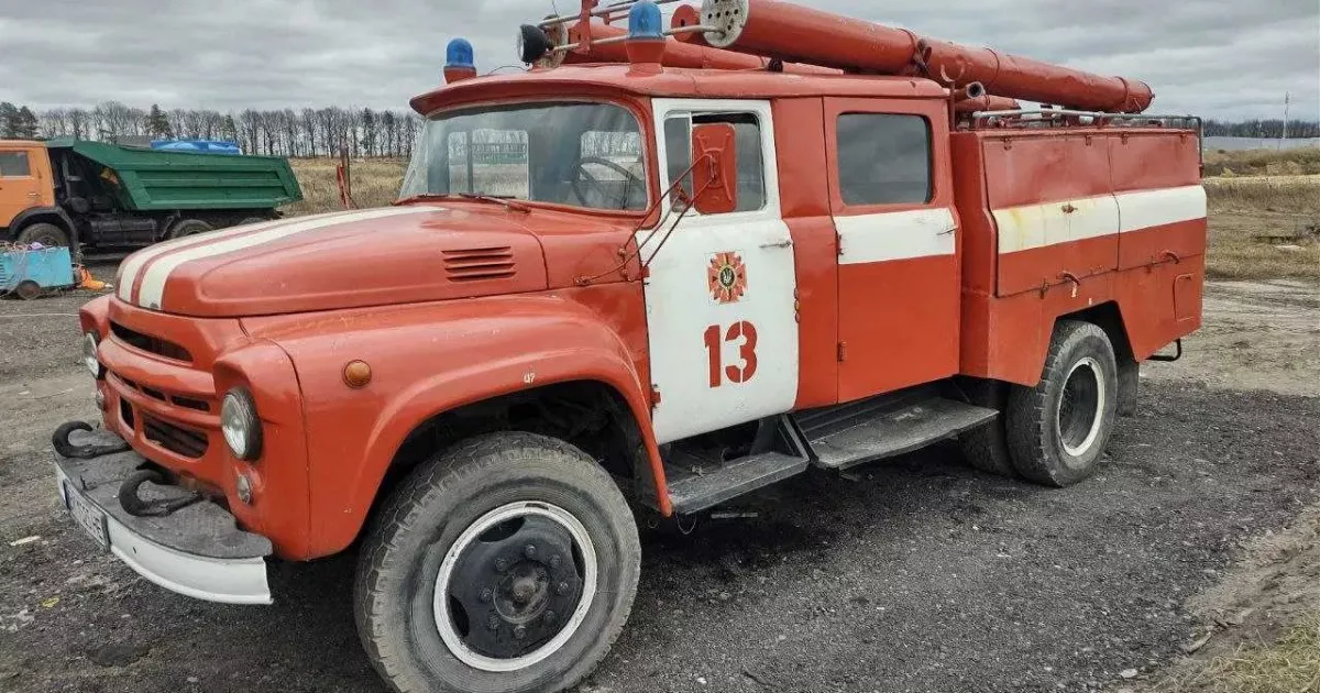 Пожежа у Вишгороді: рятувальникам довелося гасити кожну квартиру зсередини через забиті проїзди