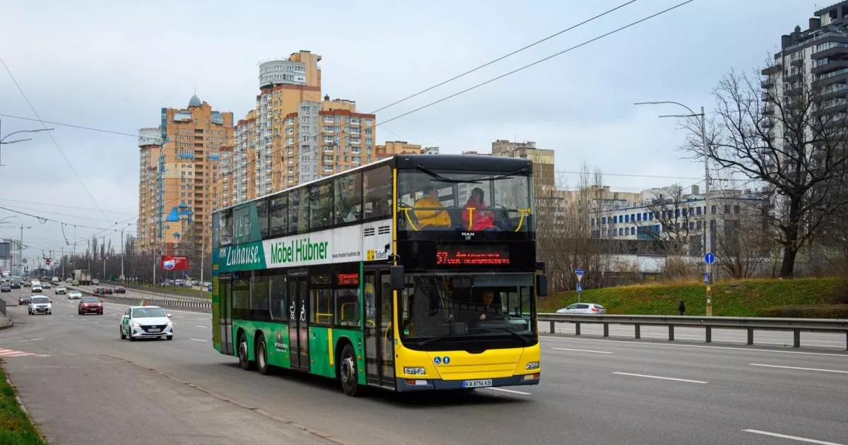 Четвертий двоповерховий автобус уже на маршруті №57 — подарунок Києву від Берліна
