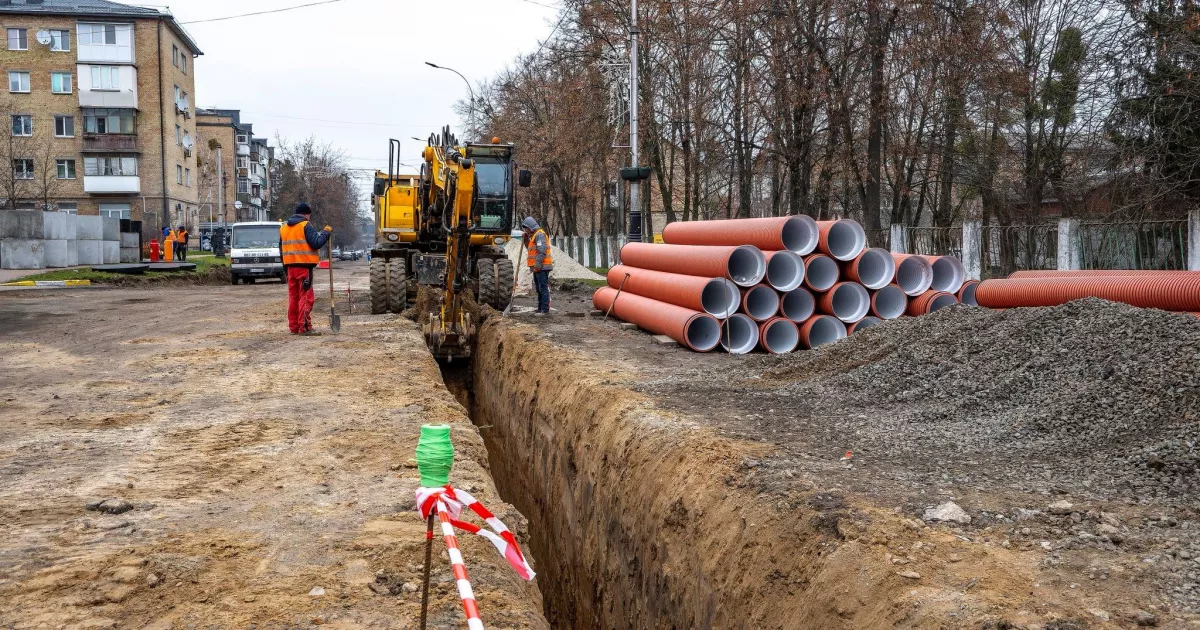 У Бучі на вулиці Енергетиків стартували масштабні роботи: нова ливнева каналізація та безбарʼєрний простір