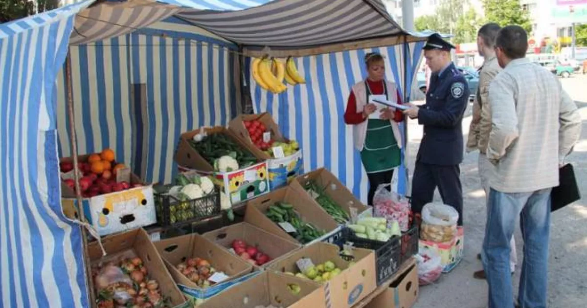 Сотні нелегальних наметів у Києві щороку «з’їдають» до 40 млн грн міського бюджету