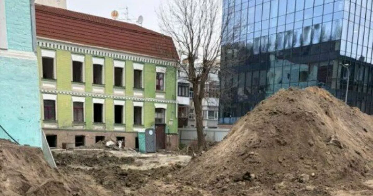 Скандал у центрі Києва: будівництво на Подолі призупинили через самовільні роботи в історичному ареалі