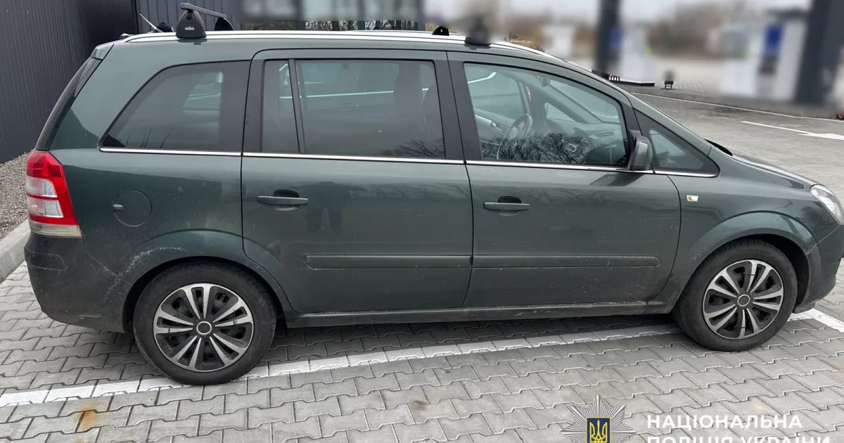 Хотів підвезти — поїхав раніше: під Києвом авто переїхало пасажирку