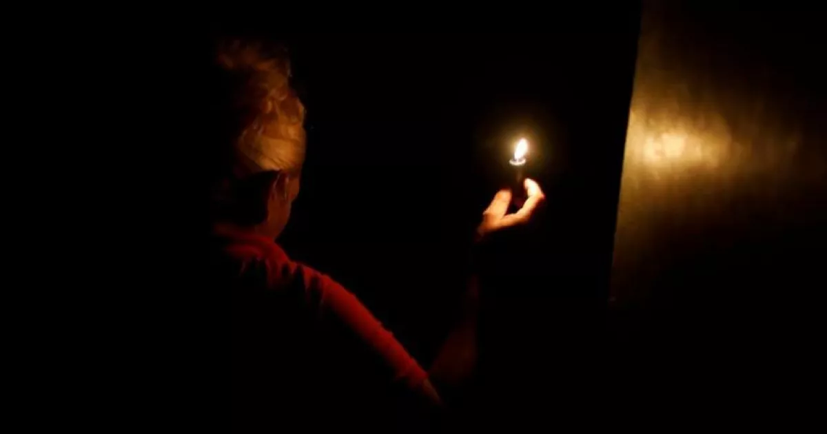 Графіки зсунулися: кому й на скільки продовжили відключення світла