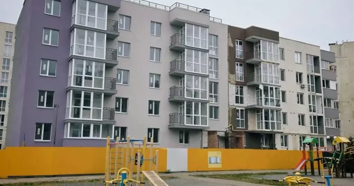 Житло для 110 мешканців Бучі: як просувається відновлення будинку на Гмирі