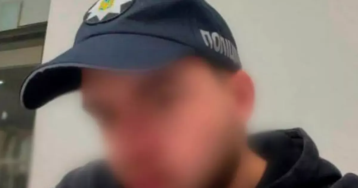 У Києві притягнули до відповідальності блогера за відео у поліцейській формі
