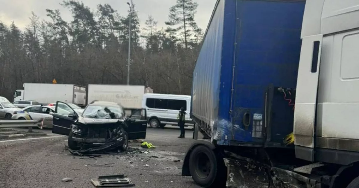 Смертельна аварія на Берестейському шосе: у Києві загинув 16-річний пасажир