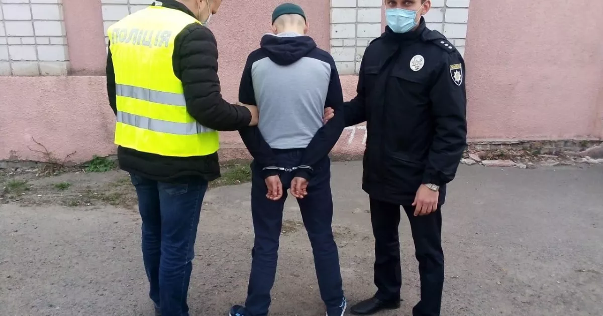 У Білій Церкві п’яний чоловік пограбував жінку: грабіжника затримали перехожі