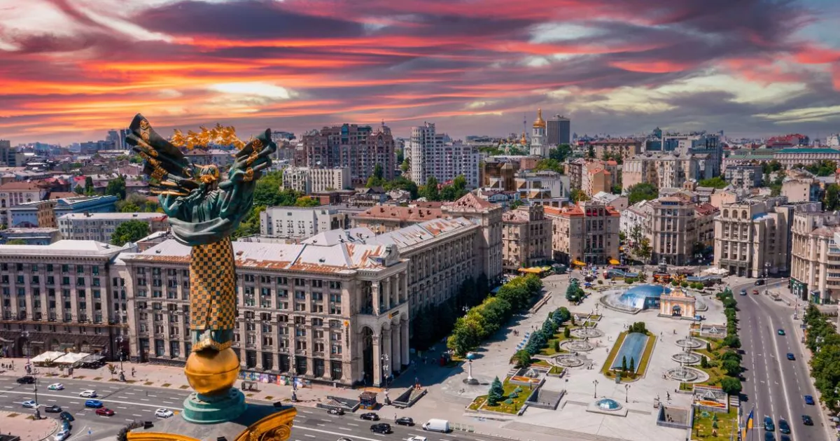 Виплати, податки та виїзд за кордон: що зміниться з 1 січня 2026 року і як це відчують кияни