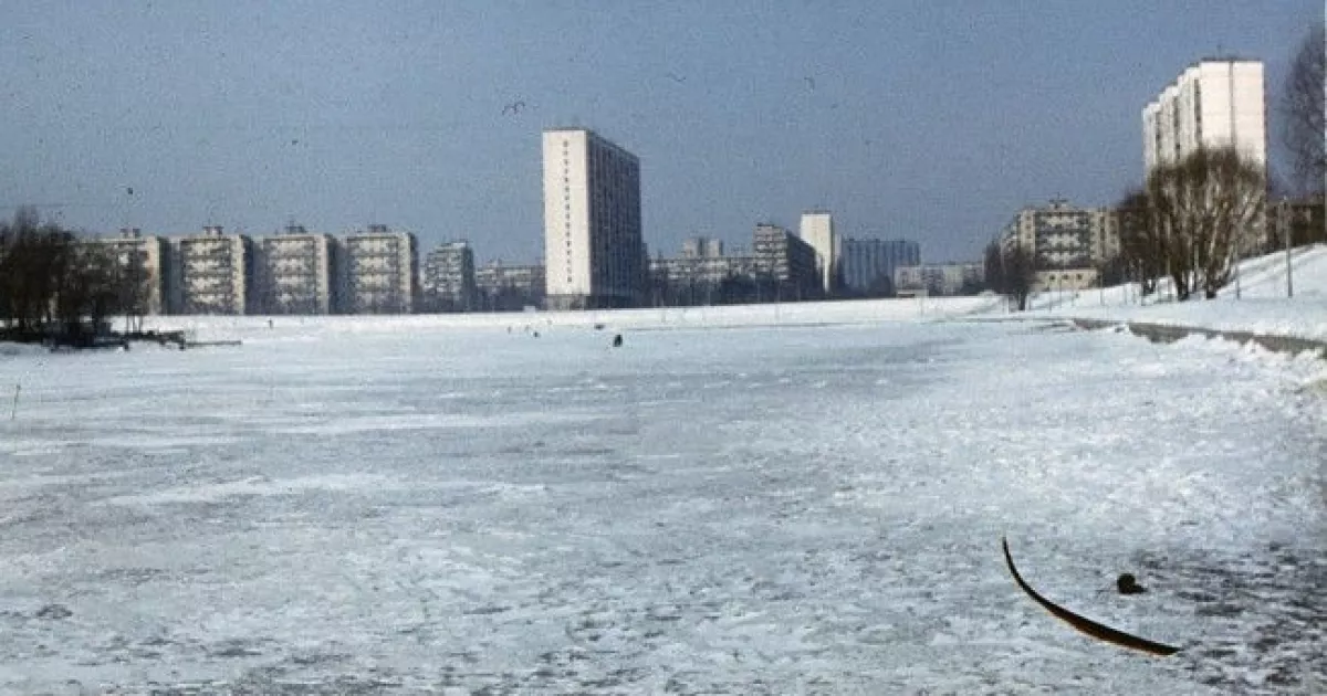 Небезпека для водойми: ракета впала в озеро Тельбін у Києві