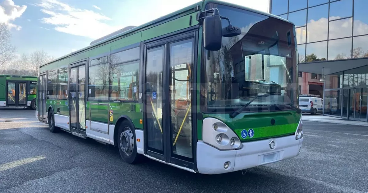 Сім громад Київщини отримають сучасні автобуси з Франції
