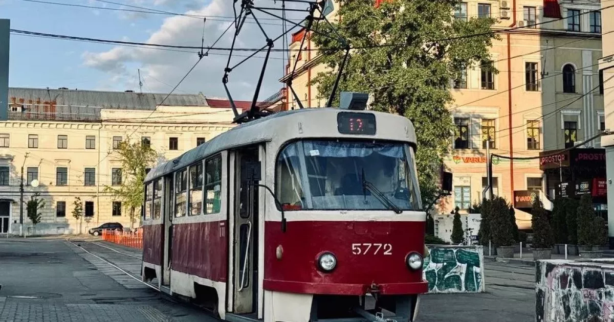 Після 46 років на лінії: у Києві списали трамвай-ветеран Tatra T3