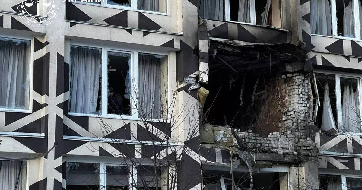 Клініка на Оболоні перетворилась на згарище: що залишилось після удару РФ