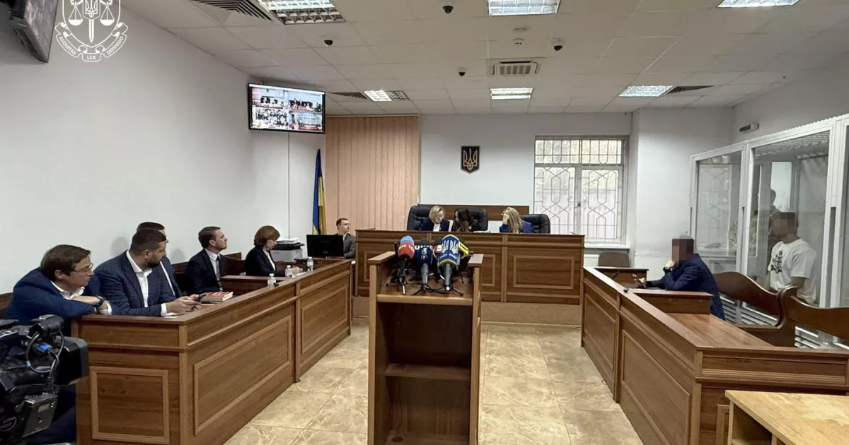 У Києві покарали адвоката за зрив суду у справі вбивства підлітка на станції фунікулера