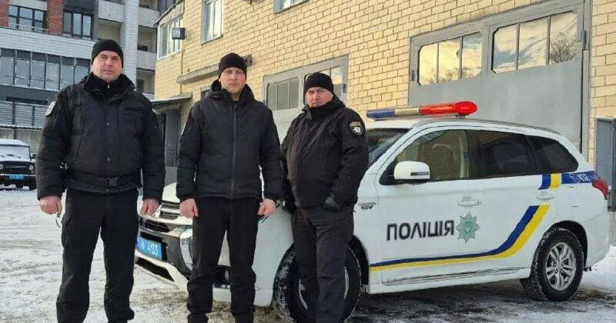Пологи у заторі: у Києві поліція супроводжувала породіллю до лікарні у годину пік