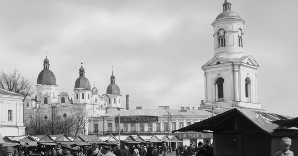 Під шаром асфальту: Чому на Подолі вдруге нищать Богоявленський собор та де могила Сагайдачного?