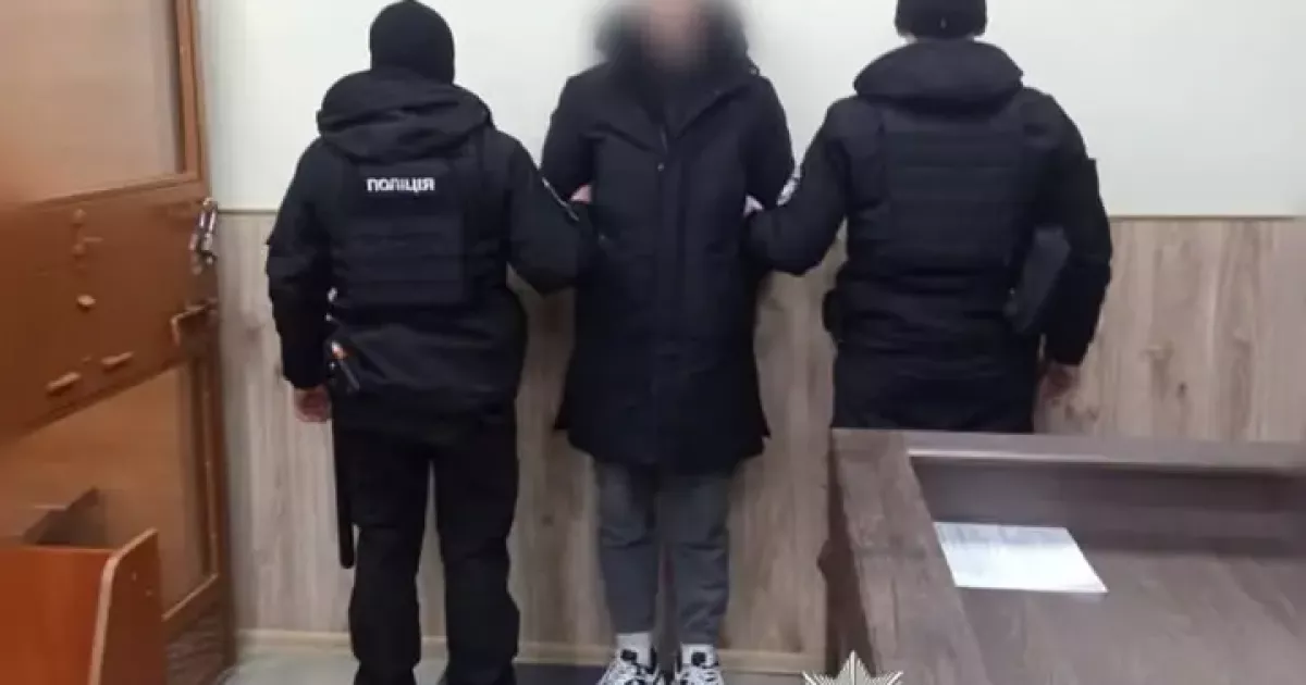 Поліція Київщини затримала чоловіка за катування двох малюків