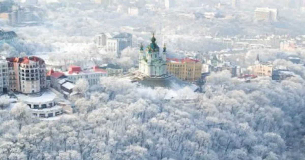 Негода стискає Київ: влада закликає киян утриматися від поїздок