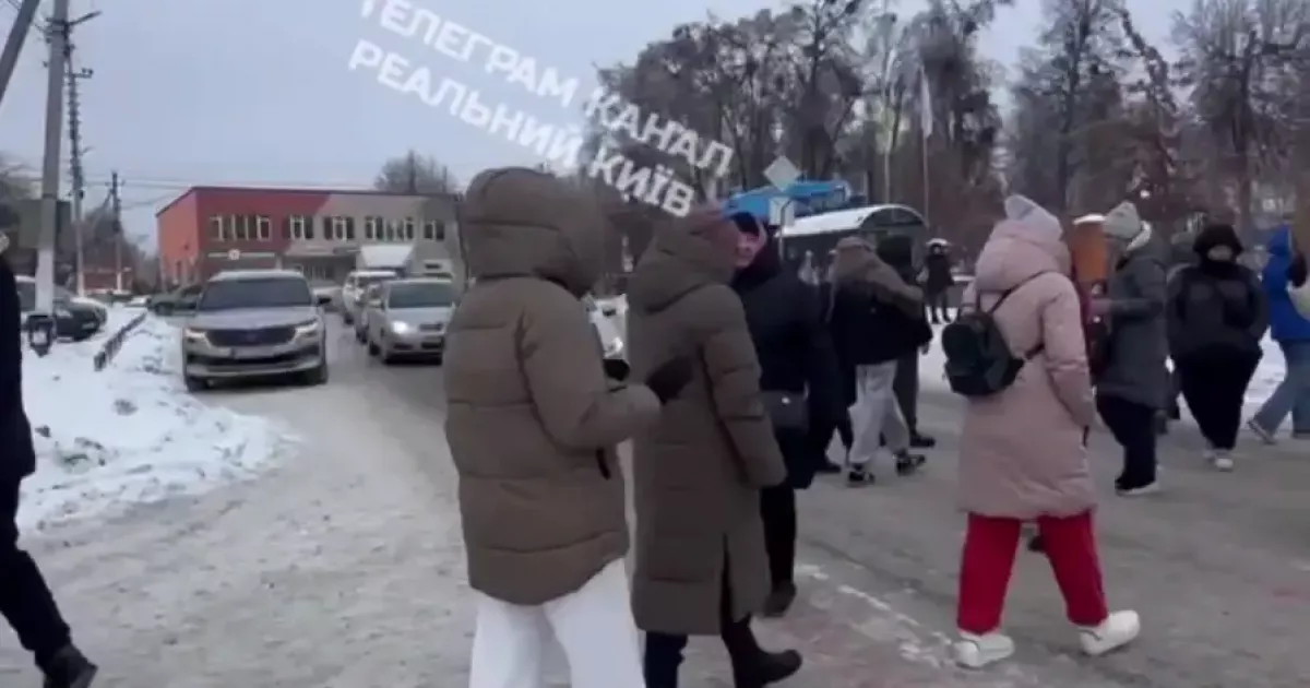 Без світла і без відповідей: мешканці Київщини вдалися до перекриття дороги