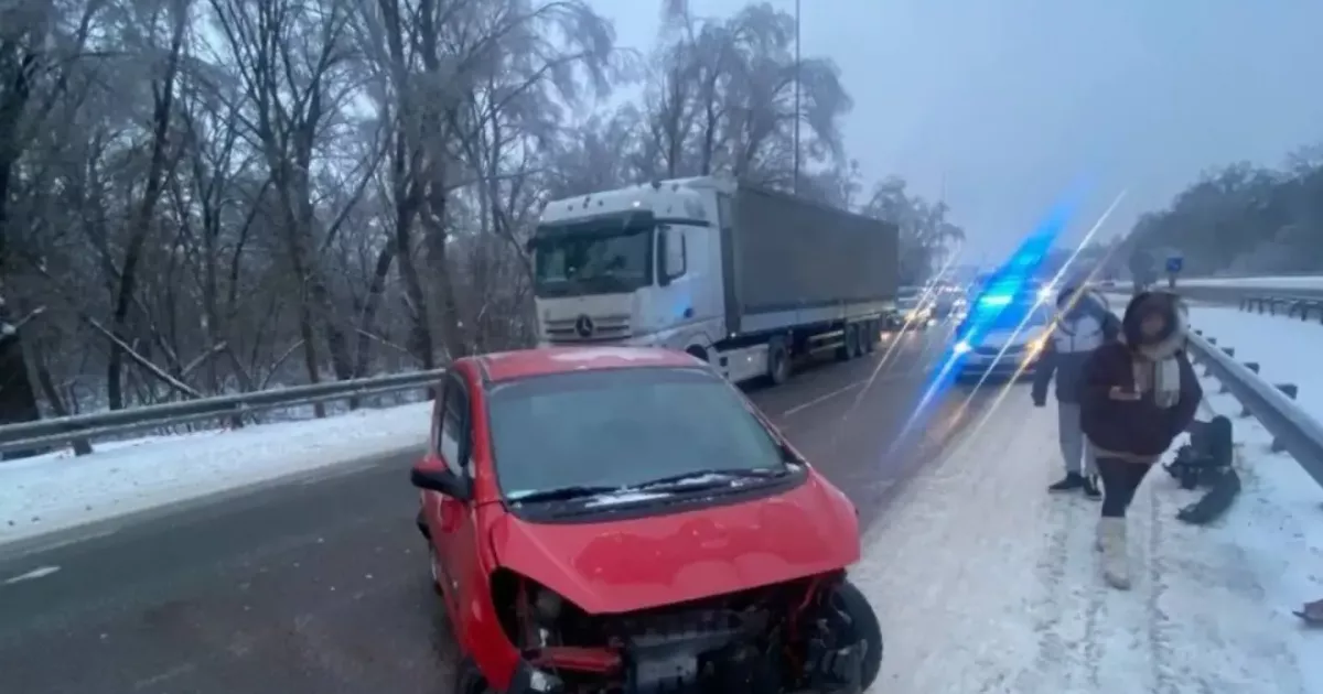 ДТП на Київщині: частково перекрито рух на трасі Київ — Одеса
