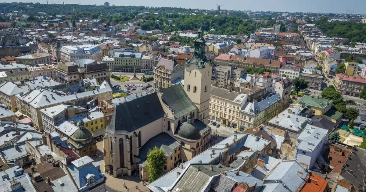 Швидше за авто: Львів впроваджує нову стратегію виділених смуг та запускає біогазові автобуси