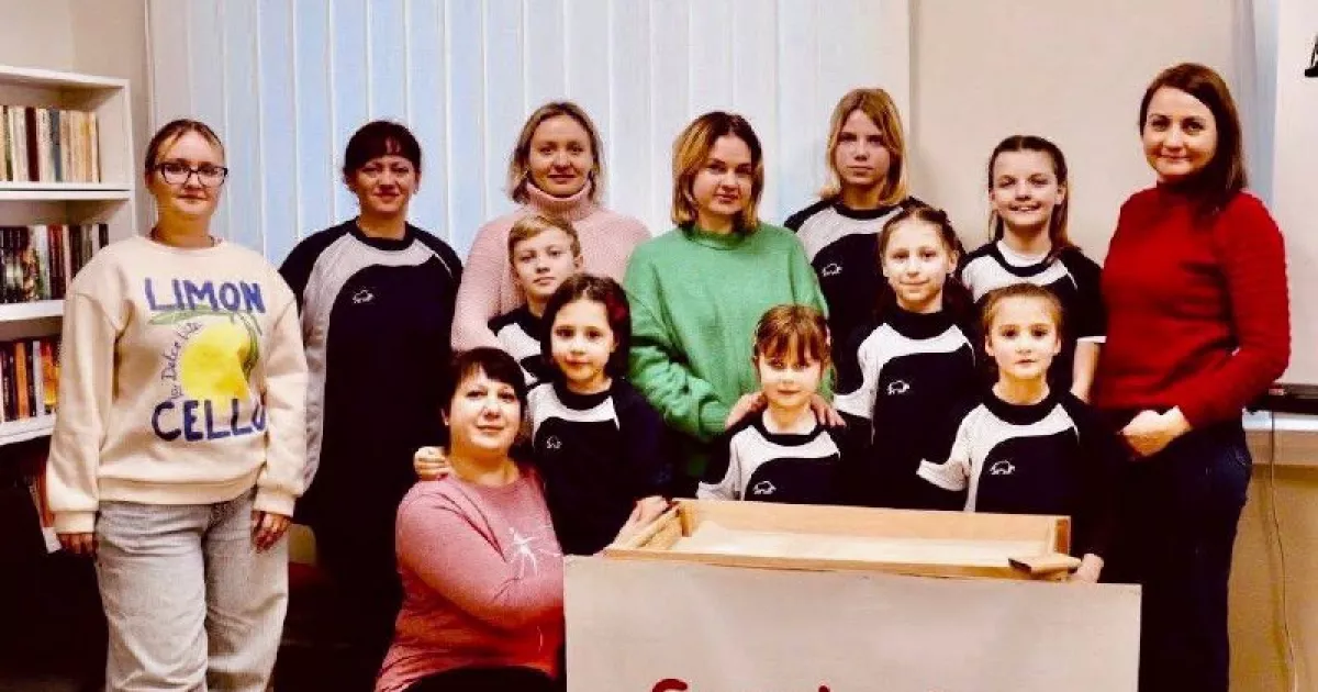 Мистецтво, що зцілює: бучанські діти вразили пісочною анімацією на заході у Київському обласному центрі ментального здоров‘я