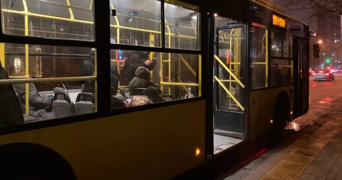 Дублюючі автобуси у Києві не відображаються в додатках: у чому проблема
