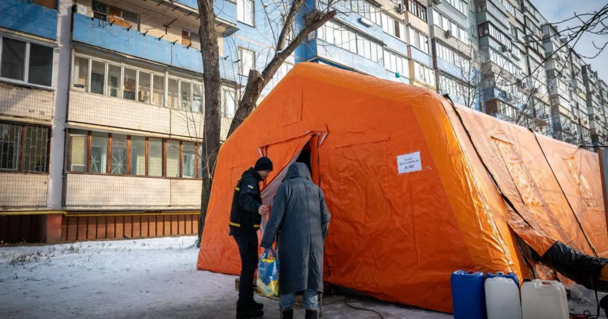 Світла бракує навіть лікарням: ситуація на Правому березі Києва критична
