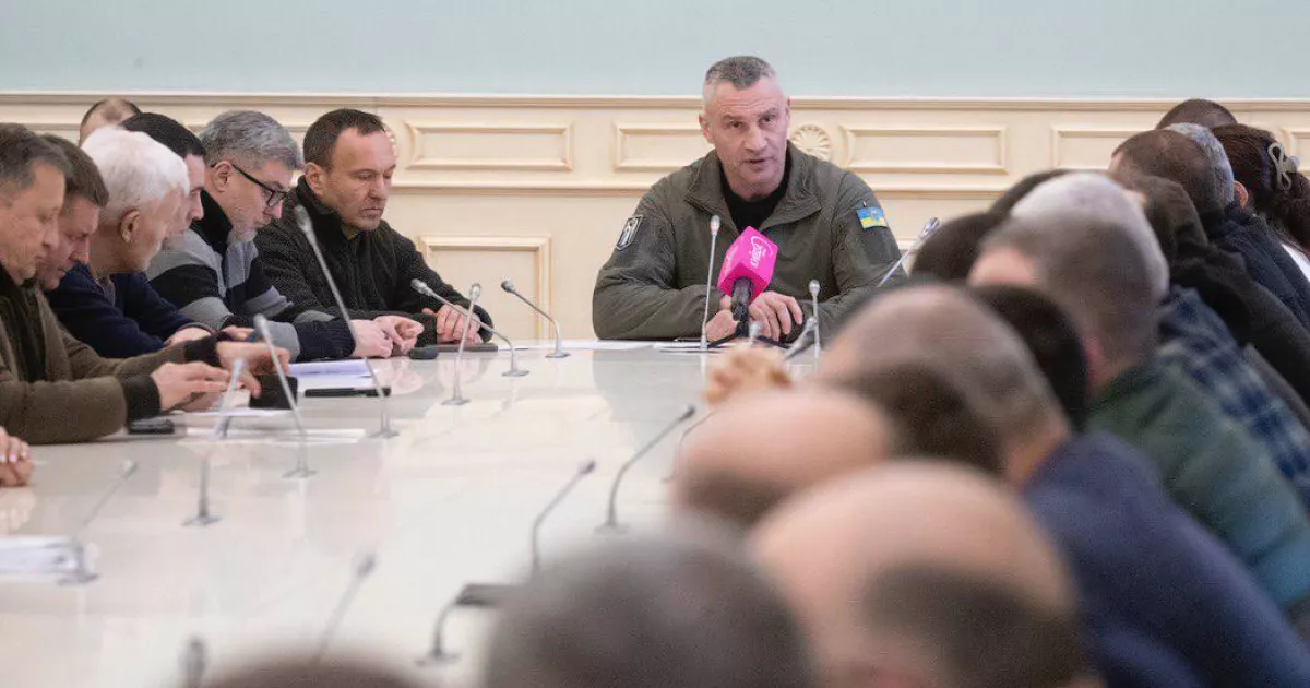 Мегаполіс у режимі виживання: що вирішили на екстреному засіданні КМДА