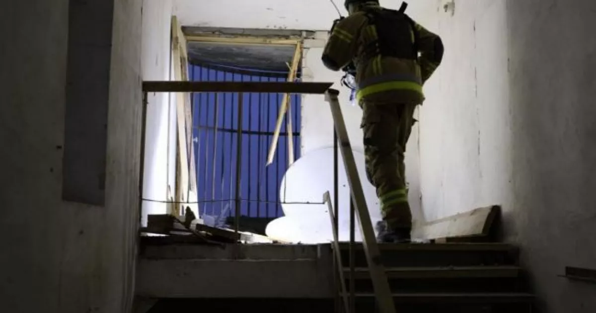Нічна атака дронів: у Києві зруйновано стіну 15-поверхівки