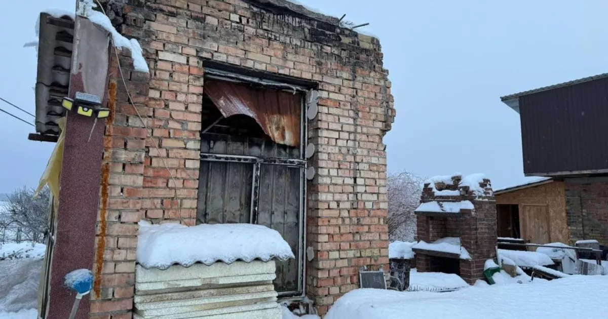 Нічна атака на Київщину: уламки «Шахеда» пошкодили вісім приватних будинків
