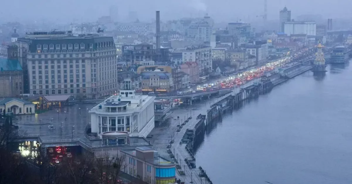 Київ без блекауту, але з холодом: 127 будинків і далі без опалення